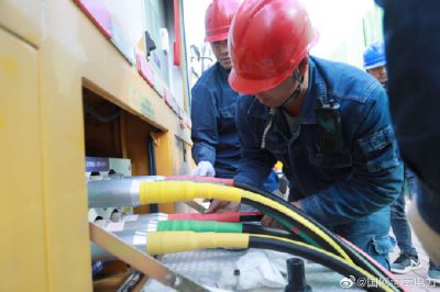 開展移動箱變車作業(yè)