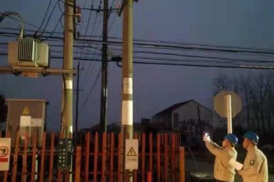 對(duì)轄區(qū)內(nèi)的10千伏線變壓器等設(shè)備開(kāi)展紅外測(cè)溫