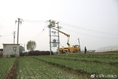 在10千伏岳劉莊線中劉莊臺區(qū)對該臺區(qū)分支線路進(jìn)行帶電接火作業(yè)