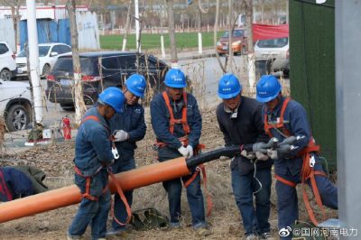 對(duì)范縣110千伏義和站10千伏和10號(hào)Ⅰ、和11號(hào)Ⅱ金堤西線進(jìn)行組塔架線工作
