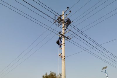 在新鹽線進行線路檢修