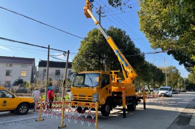 在金港鎮(zhèn)110千伏后塍變123高橋線22號桿開展不停電搭接業(yè)擴(kuò)工程 在金港鎮(zhèn)110千伏后塍變123高橋線22號桿開展不停電搭接業(yè)擴(kuò)工程