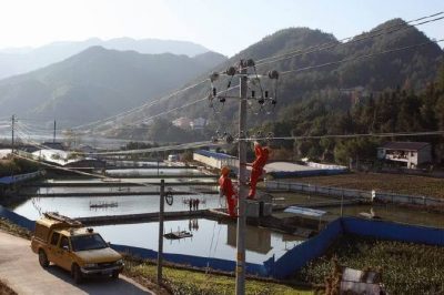 上門為魚庫檢查用電安全、供電線路、自備發(fā)電機(jī)等設(shè)備