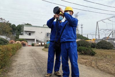 手持工業(yè)波成像儀對變電站內(nèi)各類帶電設(shè)備進(jìn)行超聲波檢測 手持工業(yè)波成像儀對變電站內(nèi)各類帶電設(shè)備進(jìn)行超聲波檢測