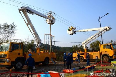 完成太湖縣35千伏城東變園區(qū)支線分段1332開關(guān)帶電更換工作