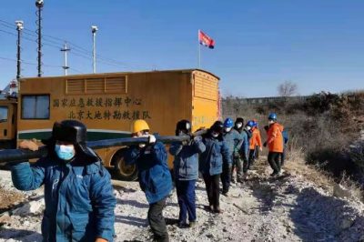 對(duì)鉆孔上方10千伏線路進(jìn)行切改，敷設(shè)300米電纜