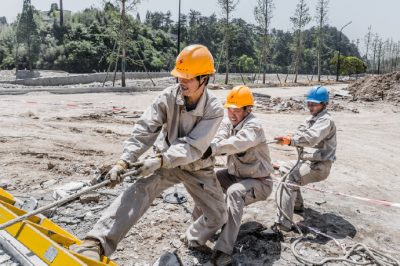 “電力加速度”完成安置小區(qū)通電 “電力加速度”完成安置小區(qū)通電